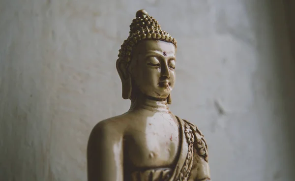 Un simbolo del Buddismo. Statua di Buddha — Foto Stock