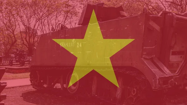 Вьетнамский военный музей с выставкой захваченной техники. Трофей американской военной техники — стоковое фото