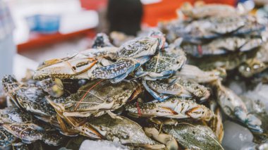  Yerel Pazar yakın çekim üzerinde Yengeç