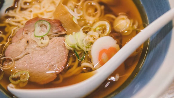 Японский суп-рамен — стоковое фото