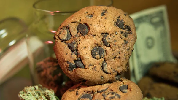 Baking cookies from cannabis close-up. — Stock Photo, Image