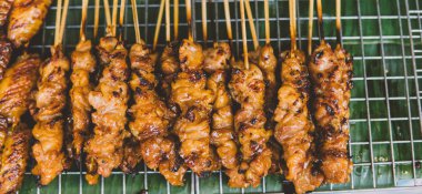  Tay Pazar yakın çekim üzerinde et kebap. 