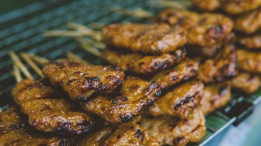  Tay Pazar yakın çekim üzerinde et kebap. 