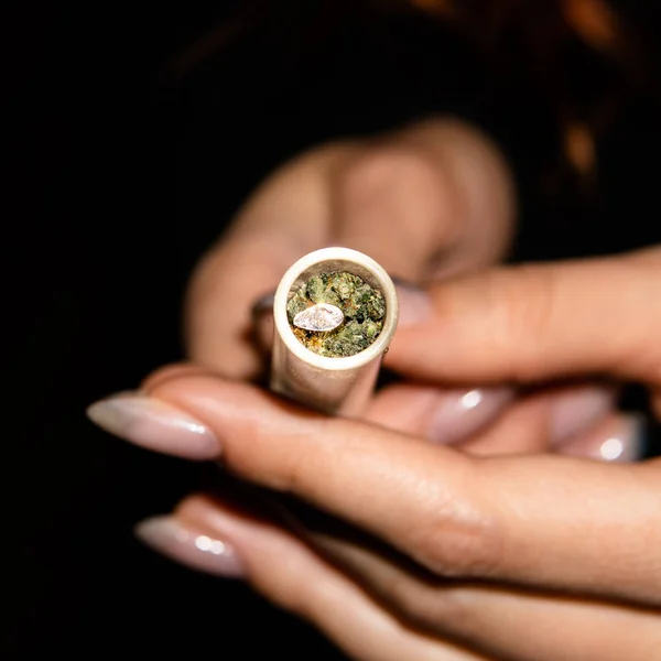 The benefits of smoking marijuana for women's health. New scient — Stock Photo, Image