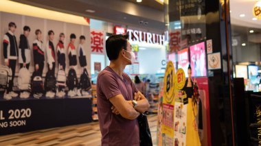 Bangkok, Tayland - 21 Şubat 2020: Coronavirüs enfeksiyonu Covid-19. Şehirdeki enfeksiyonu önlemek için güvenlik tedbirleri