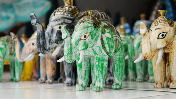 Разнообразие туристических ремесел и предметов интерьера из Индонезии и Бали
.