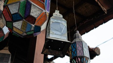 Güneydoğu Asya 'nın turistik pazarları. Endonezya pazarlarında el sanatları ve müzik aletleri