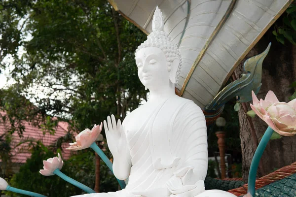 Buddhistische Und Hinduistische Götterstatuen Heute Rituellen Riten Und Traditionen — Stockfoto