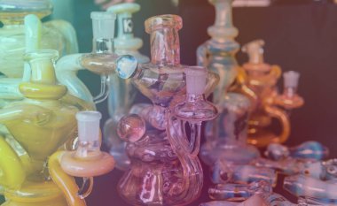 Sigara içmek için THC CBD esrar tomurcukları hazırlayın