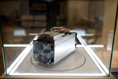 Cryptocurrency madencilik ekipmanları - ASIC - uygulama özel tümleşik devre çiftlik stand Expo