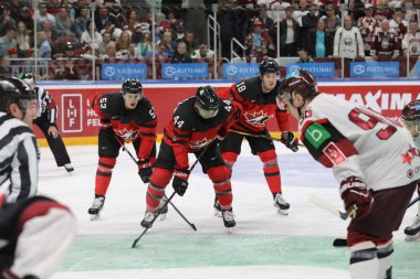 Letonya, Riga 2018.05.01-Arena Riga. Kanada rakip takım Letonya ön turnuva oyun, pre-IIHF Dünya Şampiyonası eylem takım.
