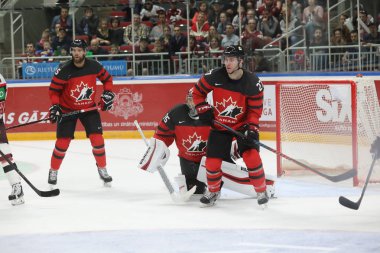 Letonya, Riga 2018.05.01-Arena Riga. Kanada rakip takım Letonya ön turnuva oyun, pre-IIHF Dünya Şampiyonası eylem takım.