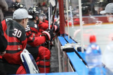 Letonya, Riga 2018.05.01-Arena Riga. Kanada rakip takım Letonya ön turnuva oyun, pre-IIHF Dünya Şampiyonası eylem takım.