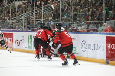 Letonya, Riga 2018.05.01-Arena Riga. Kanada rakip takım Letonya ön turnuva oyun, pre-IIHF Dünya Şampiyonası eylem takım.