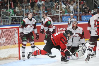 Letonya, Riga 2018.05.01-Arena Riga. Kanada rakip takım Letonya ön turnuva oyun, pre-IIHF Dünya Şampiyonası eylem takım.
