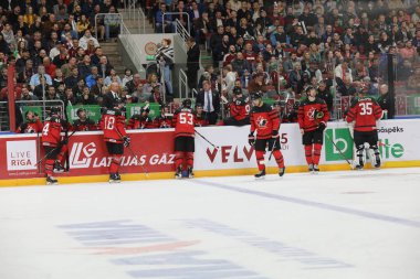Letonya, Riga 2018.05.01-Arena Riga. Kanada rakip takım Letonya ön turnuva oyun, pre-IIHF Dünya Şampiyonası eylem takım.