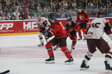 Letonya, Riga 2018.05.01-Arena Riga. Kanada rakip takım Letonya ön turnuva oyun, pre-IIHF Dünya Şampiyonası eylem takım.