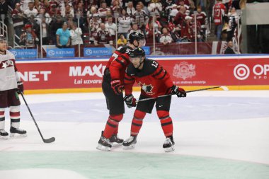 Letonya, Riga 2018.05.01-Arena Riga. Kanada rakip takım Letonya ön turnuva oyun, pre-IIHF Dünya Şampiyonası eylem takım.