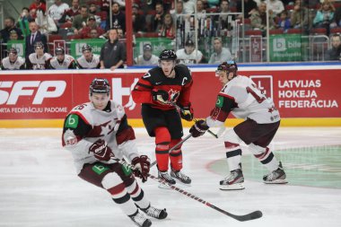 Letonya, Riga 2018.05.01-Arena Riga. Kanada rakip takım Letonya ön turnuva oyun, pre-IIHF Dünya Şampiyonası eylem takım.