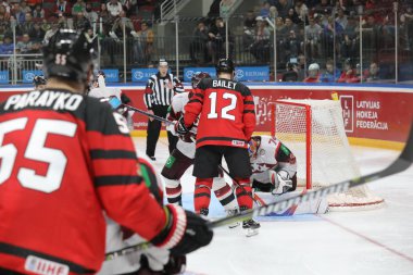 Letonya, Riga 2018.05.01-Arena Riga. Kanada rakip takım Letonya ön turnuva oyun, pre-IIHF Dünya Şampiyonası eylem takım.