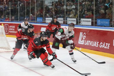 Letonya, Riga 2018.05.01-Arena Riga. Kanada rakip takım Letonya ön turnuva oyun, pre-IIHF Dünya Şampiyonası eylem takım.