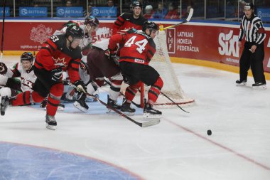 Letonya, Riga 2018.05.01-Arena Riga. Kanada rakip takım Letonya ön turnuva oyun, pre-IIHF Dünya Şampiyonası eylem takım.