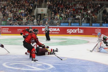 Letonya, Riga 2018.05.01-Arena Riga. Kanada rakip takım Letonya ön turnuva oyun, pre-IIHF Dünya Şampiyonası eylem takım.