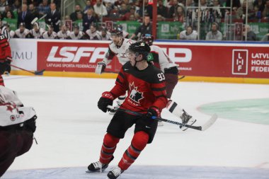 Letonya, Riga 2018.05.01-Arena Riga. Kanada rakip takım Letonya ön turnuva oyun, pre-IIHF Dünya Şampiyonası eylem takım.