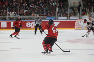 Letonya, Riga 2018.05.01-Arena Riga. Kanada rakip takım Letonya ön turnuva oyun, pre-IIHF Dünya Şampiyonası eylem takım.
