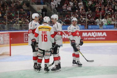 Letonya, Riga 2018.04.27-Arena Riga. İsviçre rakip takım Letonya ön turnuva oyun, pre-IIHF Dünya Şampiyonası eylem takım.