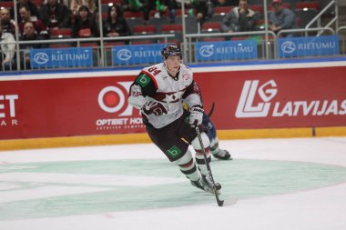 Letonya, Riga 2018.04.11-Arena Riga. Finlandiya vs takım Letonya ön turnuva oyun, pre-IIHF Dünya Şampiyonası eylem takım.