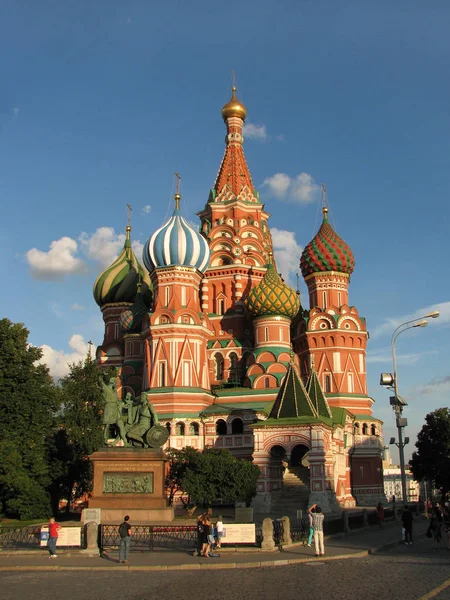 St. Catedral de Basílio na Praça Vermelha em Moscou — Fotografia de Stock