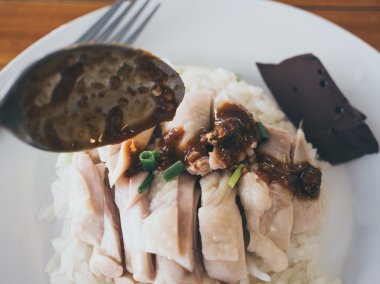 Hainanese tavuklu pilav