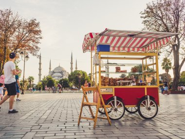Öğle saatlerinde Istanbul'kişi ve şehir hayatı.