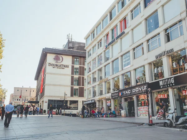 Fatih Einkaufszentrum Nachbarschaft in Istanbul. — Stockfoto