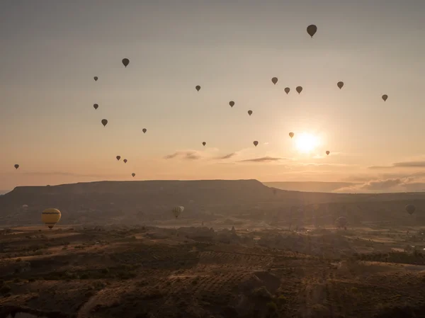Horkovzdušné balónky v kappadokii. — Stock fotografie