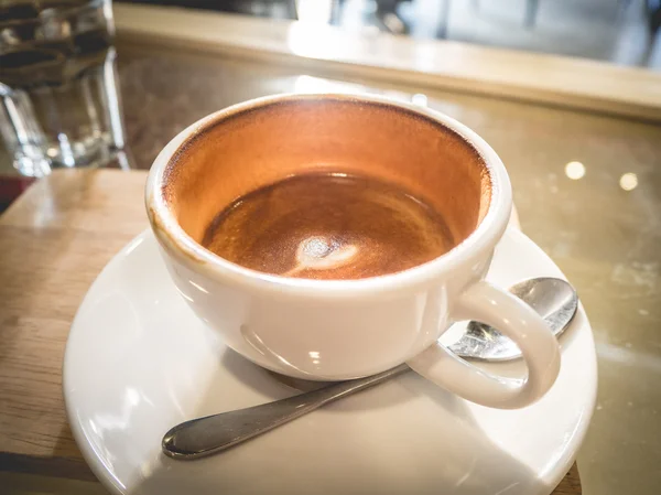 カフェで太陽光でコーヒー. — ストック写真