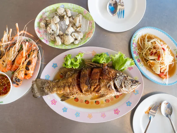 Set di pesce fritto tailandese . — Foto Stock