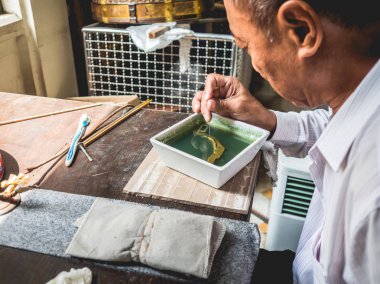 Altın Temizleme Atölyesi.