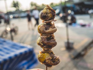 Doğmamış kız Tay şiş.