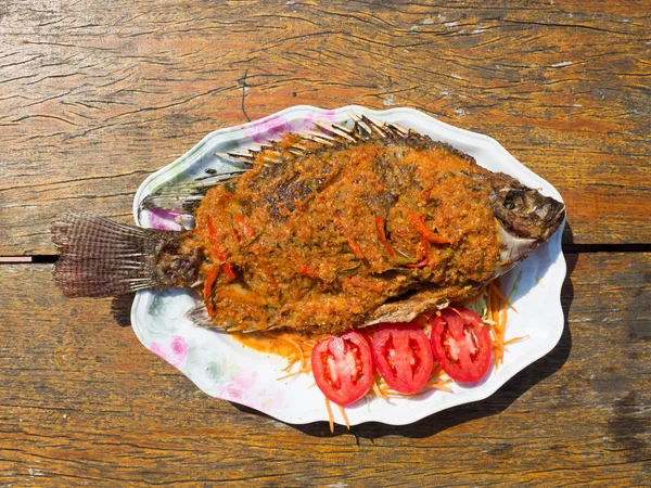 Pescado frito tailandés picante . — Foto de Stock