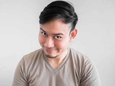 adam bir fikri vardır..