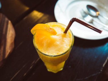 Portakal suyu smoothy.