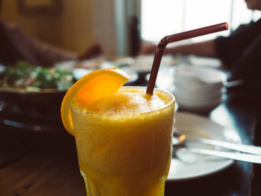 Portakal suyu smoothy.