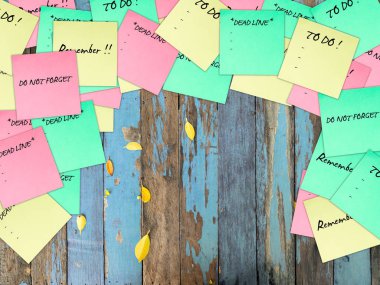 Birçok orta Not çok yoğun çalışma arka plan boş boşaltmak ile sopa.