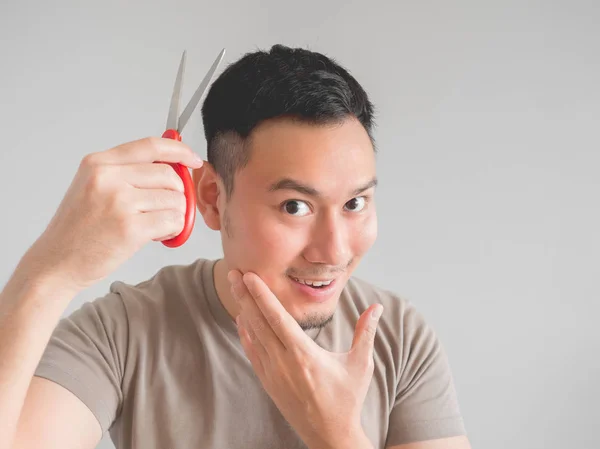 Azjatycki Człowiek Ściął Włosy Clipper Nożyczek — Zdjęcie stockowe