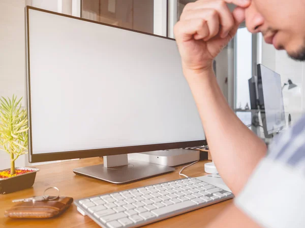 Hombre Independiente Creativo Serio Que Hace Está Fuera Idea — Foto de Stock