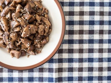 Mantar Shiitake scook Asya vejetaryen yemek takip.