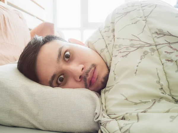 Homem Asiático Não Pode Dormir Luz Manhã Com Olhos Negros — Fotografia de Stock