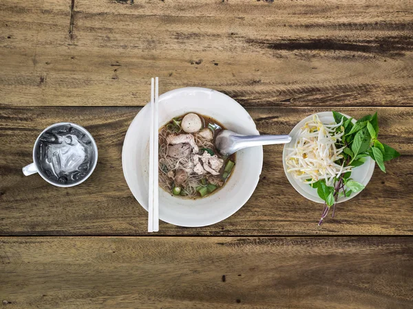 Tayland pirinç şehriye çorbası kümesi kalınlaştırmak.